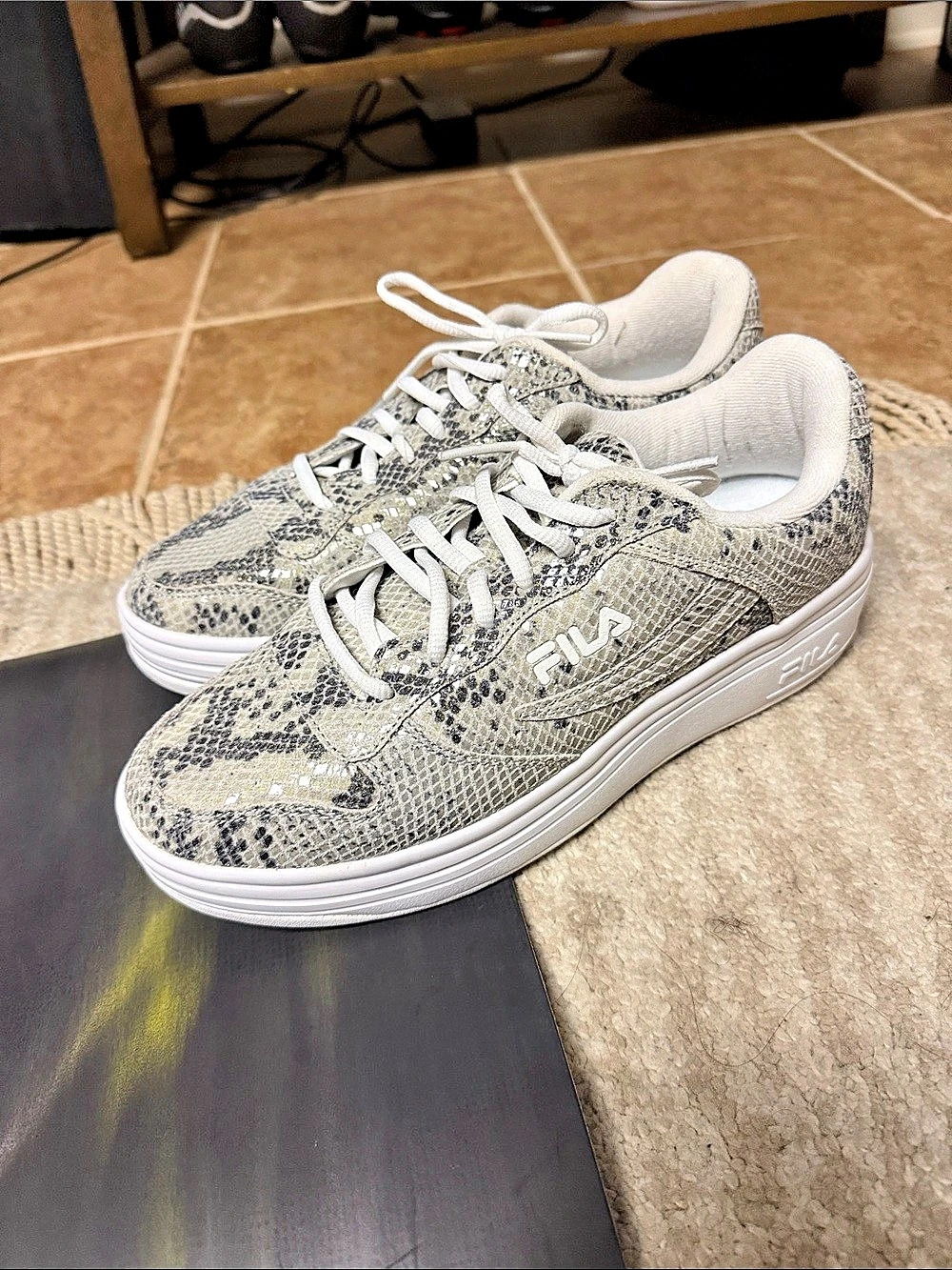 FILA WX-100 Snake Platform Sneaker Sneakers White & Gray